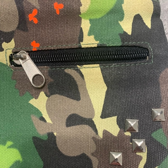 Oscar the grouch camo style wristlet NWOT HTF - Picture 3 of 8
